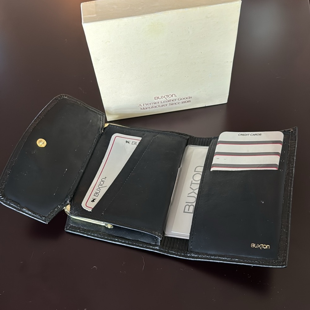 Button wallet - Picture 4 of 5